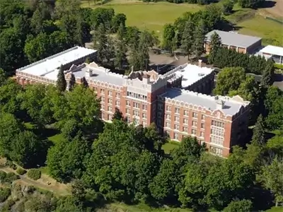 Beautiful Tudor Gothic building erected in 1915